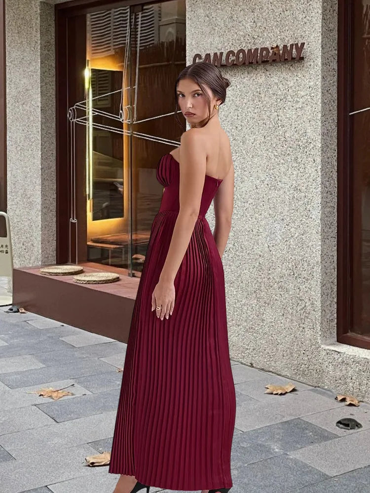 TOWNLUXA – VESTIDO MAXI PLISADO LÍNEA A SIN TIRANTES