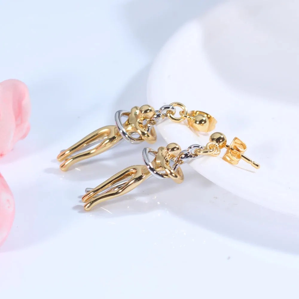 AMORÉA – COLLAR COLGANTE ABRAZO BAÑADO EN ORO 14K